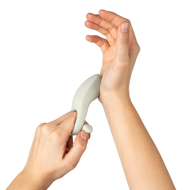 Dame Hug Vibrating Couples Ring - Image 9